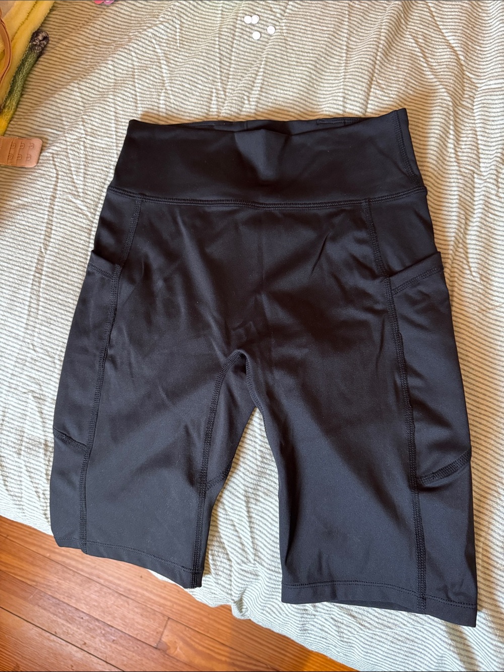 High-Waist Black Women's Athletic Shorts with Side Pockets